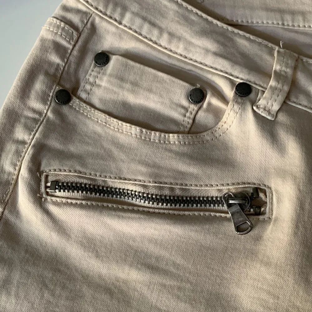 Max Tan Jeans  - Picture 7 of 8